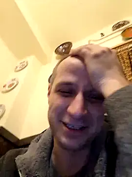 Snapshot of popperspair chatting on 03/17/25, 10:38 popperspair online show from 03/17/25, 10:38