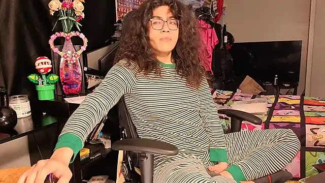 ShinyCherub online show from 02/17/25, 05:25