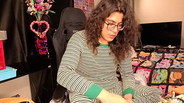 ShinyCherub online show from 03/12/25, 08:52