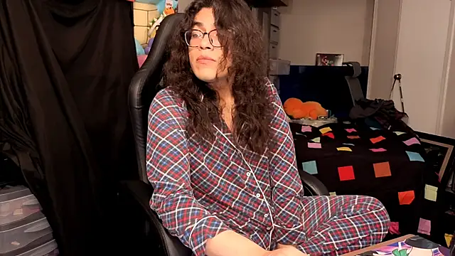 ShinyCherub online show from 11/21/25, 12:43