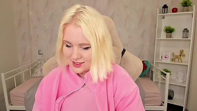 art lovee online show from 01/27/25, 01:05