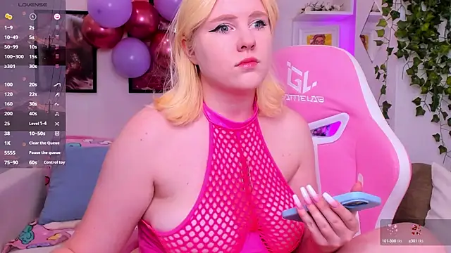 art lovee online show from 10/05/25, 01:15