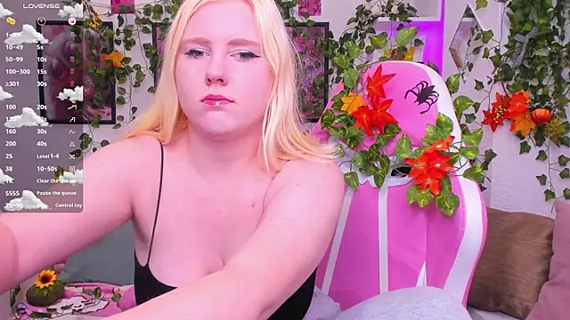 art lovee online show from 10/18/25, 02:14