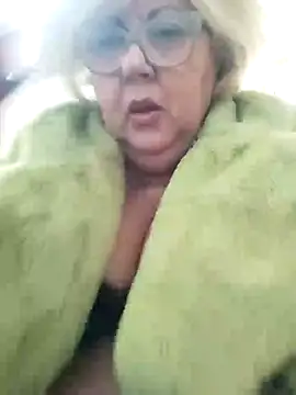 Snapshot of Merilulla chatting on 02/10/25, 05:09 Merilulla online show from 02/10/25, 05:09