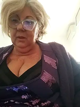 Snapshot of Merilulla chatting on 02/16/25, 01:05 Merilulla online show from 02/16/25, 01:05