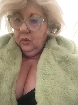 Snapshot of Merilulla chatting on 02/18/25, 03:32 Merilulla online show from 02/18/25, 03:32