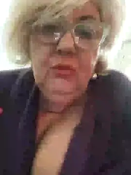 Snapshot of Merilulla chatting on 02/19/25, 10:45 Merilulla online show from 02/19/25, 10:45