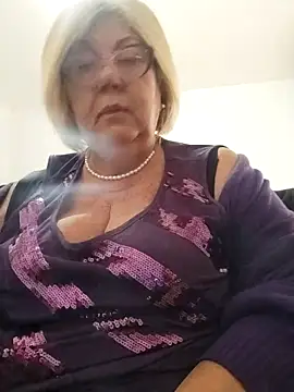 Snapshot of Merilulla chatting on 03/03/25, 11:00 Merilulla online show from 03/03/25, 11:00