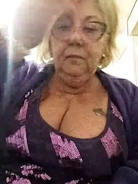 Snapshot of Merilulla chatting on 03/06/25, 01:48 Merilulla online show from 03/06/25, 01:48