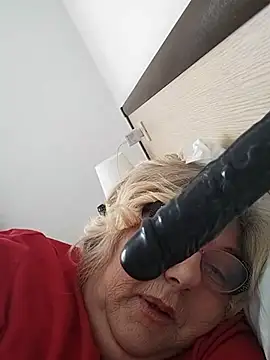 Snapshot of Merilulla chatting on 03/08/25, 01:17 Merilulla online show from 03/08/25, 01:17