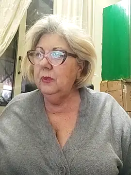 Snapshot of Merilulla chatting on 03/18/25, 12:49 Merilulla online show from 03/18/25, 12:49