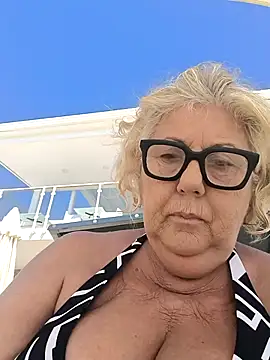 Snapshot of Merilulla chatting on 09/12/25, 12:38 Merilulla online show from 09/12/25, 12:38