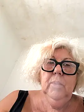 Snapshot of Merilulla chatting on 09/16/25, 02:18 Merilulla online show from 09/16/25, 02:18