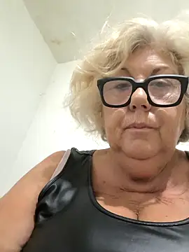 Snapshot of Merilulla chatting on 09/25/25, 12:47 Merilulla online show from 09/25/25, 12:47