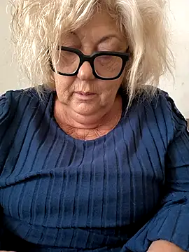 Snapshot of Merilulla chatting on 10/01/25, 11:16 Merilulla online show from 10/01/25, 11:16