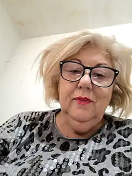 Snapshot of Merilulla chatting on 11/05/25, 03:12 Merilulla online show from 11/05/25, 03:12