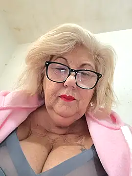 Snapshot of Merilulla chatting on 11/11/25, 02:50 Merilulla online show from 11/11/25, 02:50