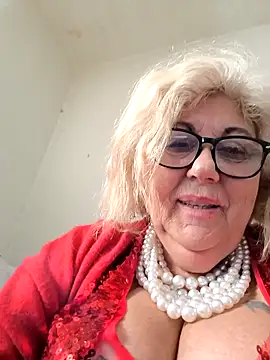 Snapshot of Merilulla chatting on 12/17/25, 01:06 Merilulla online show from 12/17/25, 01:06