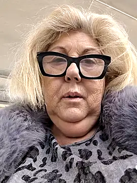 Snapshot of Merilulla chatting on 01/17/26, 09:03 Merilulla online show from 01/17/26, 09:03