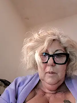 Snapshot of Merilulla chatting on 01/19/26, 12:20 Merilulla online show from 01/19/26, 12:20