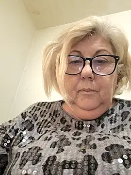 Snapshot of Merilulla chatting on 02/04/26, 11:49 Merilulla online show from 02/04/26, 11:49