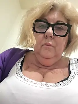 Snapshot of Merilulla chatting on 02/12/26, 01:22 Merilulla online show from 02/12/26, 01:22