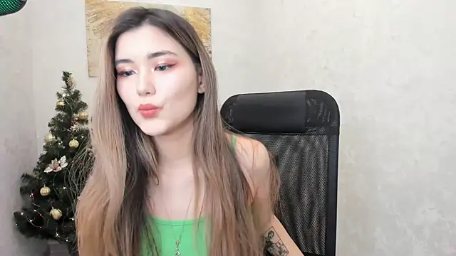 AnneTLi online show from 12/21/24, 04:09