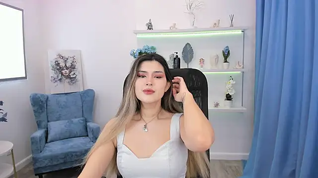 AnneTLi online show from 09/30/25, 03:22