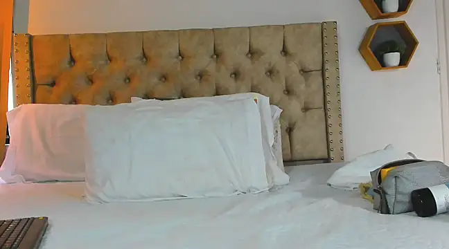 KeryHillson online show from 03/15/25, 01:51