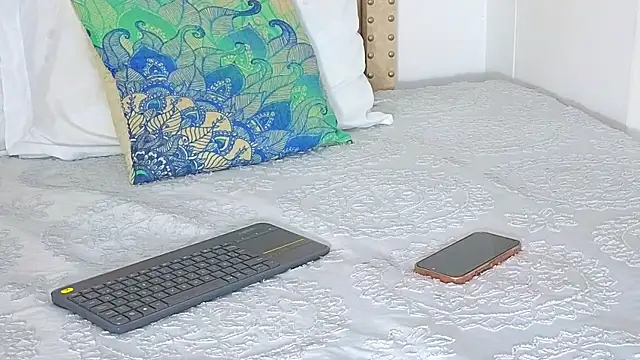 KeryHillson online show from 10/28/25, 11:47