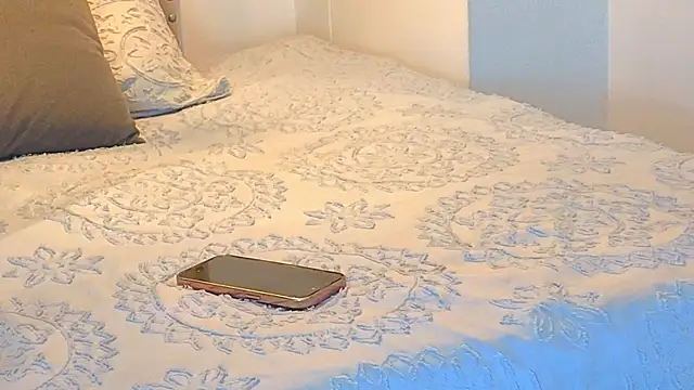 KeryHillson online show from 11/05/25, 12:16