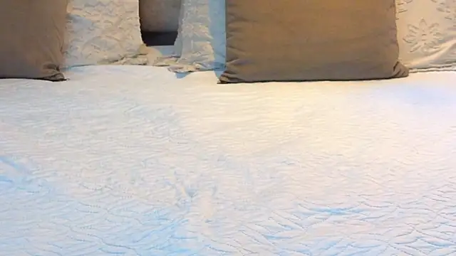 KeryHillson online show from 11/23/25, 02:28