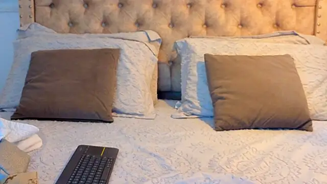 KeryHillson online show from 02/18/26, 01:29