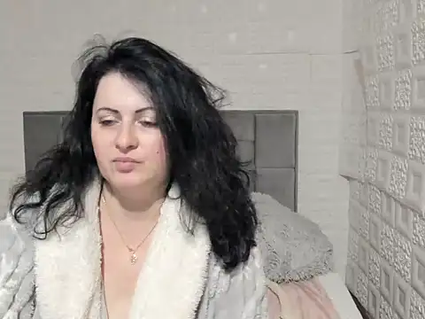 Lillian2 online show from 01/24/25, 06:56