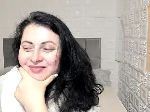 Lillian2 online show from 02/16/25, 02:21