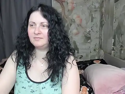 Lillian2 online show from 03/15/26, 07:53