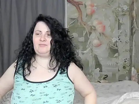 Lillian2 online show from 04/22/26, 06:42