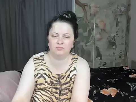 Snapshot of Lillian2 chatting on 07/05/26, 03:02 Lillian2 online show from 07/05/26, 03:02