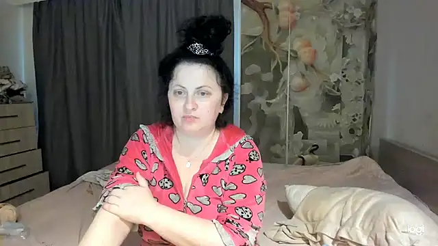 Snapshot of Lillian2 chatting on 07/09/26, 02:32 Lillian2 online show from 07/09/26, 02:32