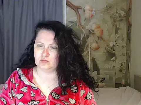 Snapshot of Lillian2 chatting on 07/27/26, 03:24 Lillian2 online show from 07/27/26, 03:24