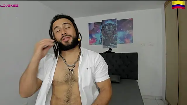 Snapshot of Louis_marley__ chatting on 12/29/24, 02:49 Louis marley online show from 12/29/24, 02:49