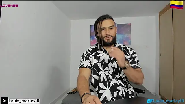 Snapshot of Louis_marley__ chatting on 01/26/25, 01:31 Louis marley online show from 01/26/25, 01:31