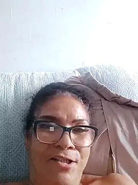 Snapshot of Delicy1 chatting on 12/14/25, 12:21 Delicy1 online show from 12/14/25, 12:21
