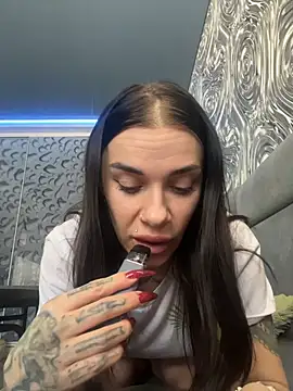 Queen of pain online show from 02/21/26, 08:04