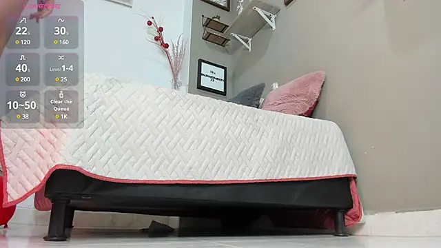 Snapshot of alexandrabootty chatting on 02/26/25, 11:04 alexandrabootty online show from 02/26/25, 11:04