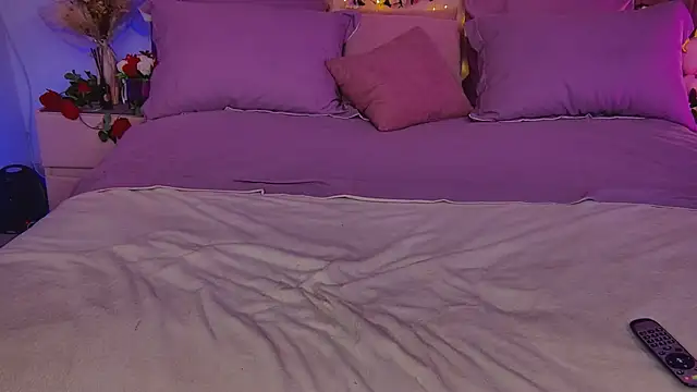 Snapshot of Cosmic_Sia chatting on 03/21/25, 03:12 Cosmic Sia online show from 03/21/25, 03:12