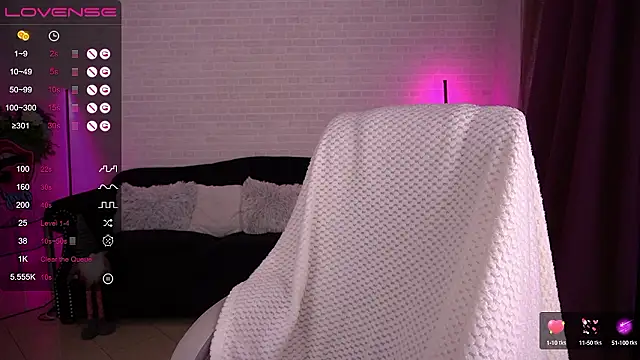 Snapshot of Daenerys_Daenn chatting on 12/03/24, 07:54 Daenerys Daenn online show from 12/03/24, 07:54