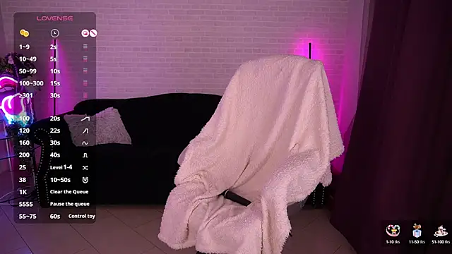 Snapshot of Daenerys_Daenn chatting on 01/27/25, 03:18 Daenerys Daenn online show from 01/27/25, 03:18