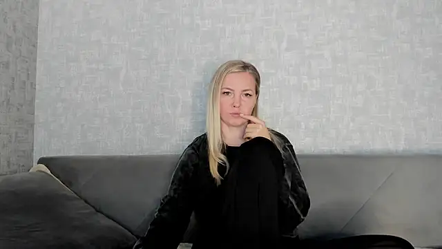 iam Venus online show from 02/16/26, 07:37