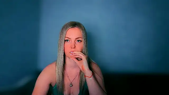 iam Venus online show from 04/24/26, 03:47